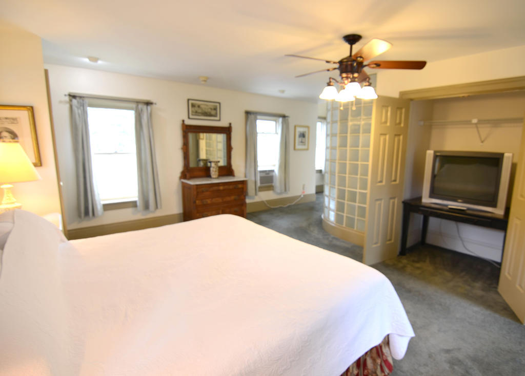 Union Gables (Adults Only) Hotel Saratoga Springs Room photo