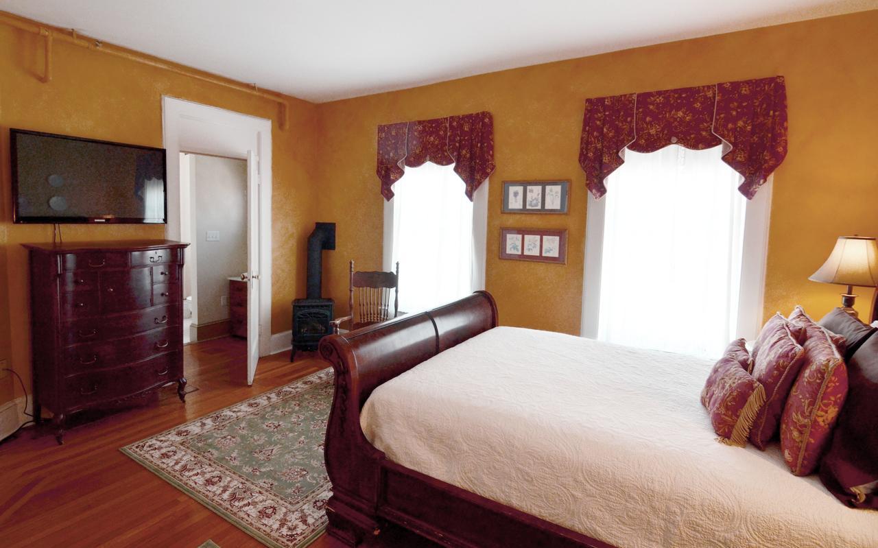 Union Gables (Adults Only) Hotel Saratoga Springs Room photo